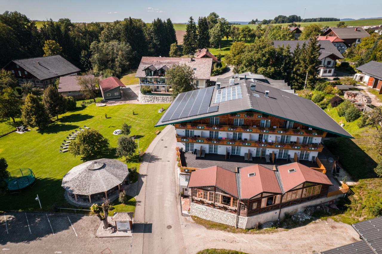 Voralpenhotel Schmoller St. Georgen im Attergau Zewnętrze zdjęcie