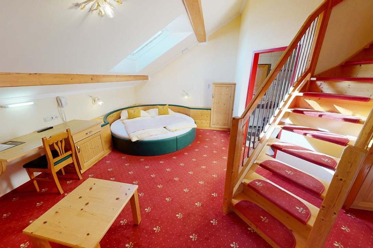 Voralpenhotel Schmoller St. Georgen im Attergau Zewnętrze zdjęcie