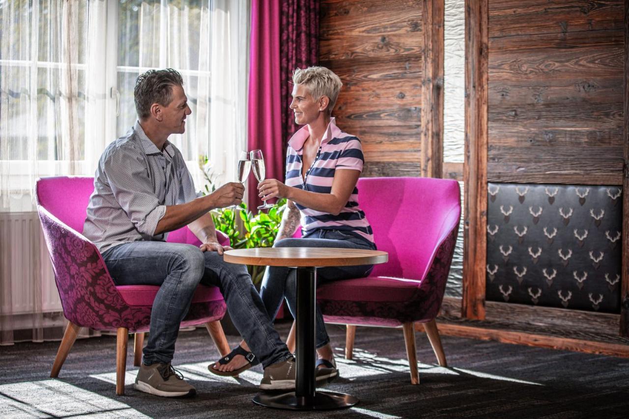 Voralpenhotel Schmoller St. Georgen im Attergau Zewnętrze zdjęcie